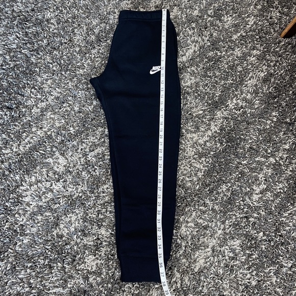 New NIKE Sportswear Standard Fit Tapered Leg Club Fleece Joggers - Picture 8 of 16